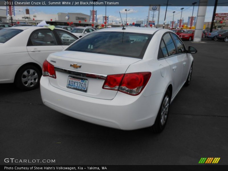 Summit White / Jet Black/Medium Titanium 2011 Chevrolet Cruze LS