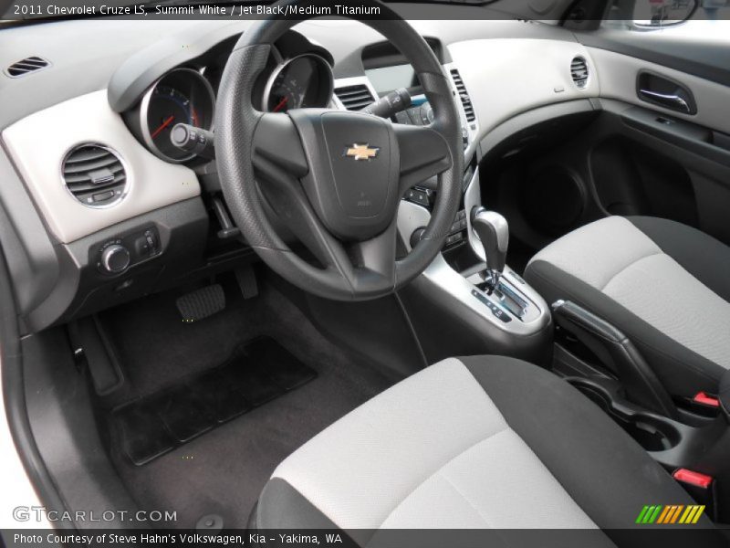 Summit White / Jet Black/Medium Titanium 2011 Chevrolet Cruze LS