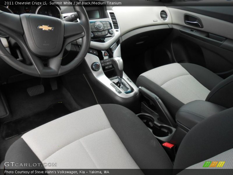 Summit White / Jet Black/Medium Titanium 2011 Chevrolet Cruze LS