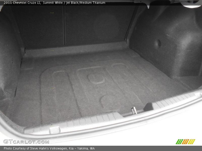 Summit White / Jet Black/Medium Titanium 2011 Chevrolet Cruze LS