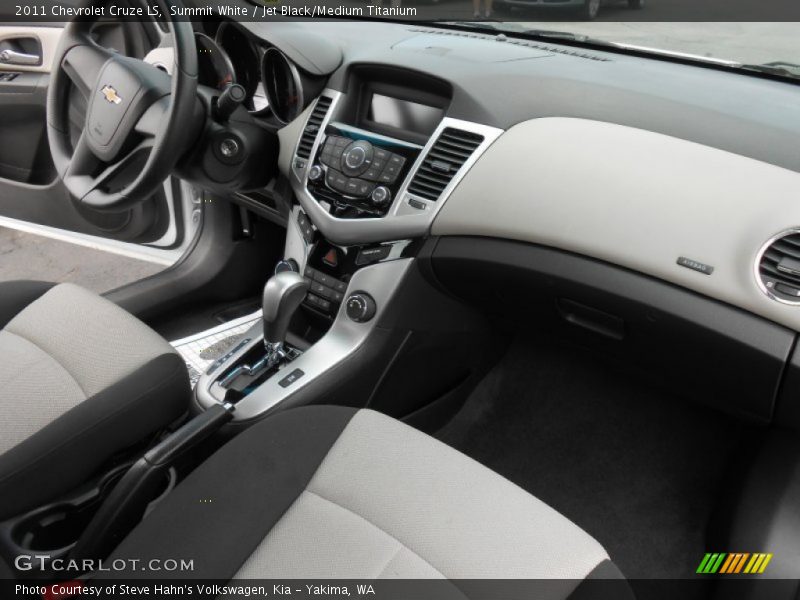 Summit White / Jet Black/Medium Titanium 2011 Chevrolet Cruze LS