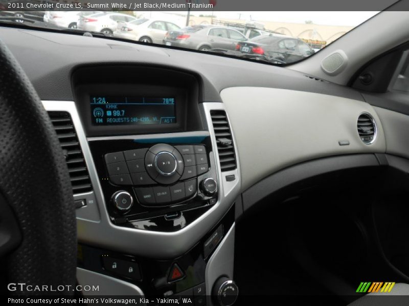 Summit White / Jet Black/Medium Titanium 2011 Chevrolet Cruze LS