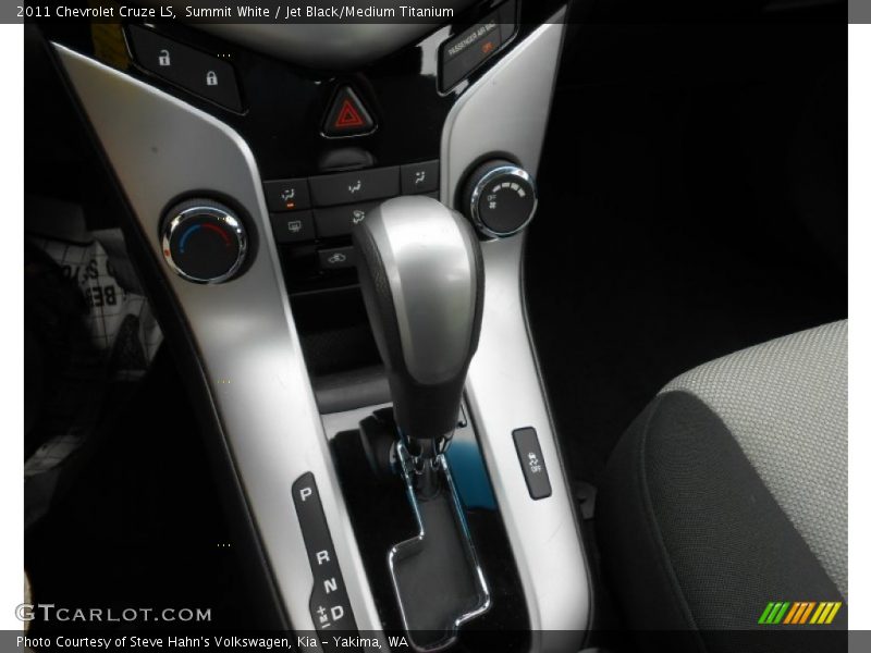 Summit White / Jet Black/Medium Titanium 2011 Chevrolet Cruze LS