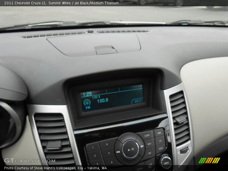 Summit White / Jet Black/Medium Titanium 2011 Chevrolet Cruze LS