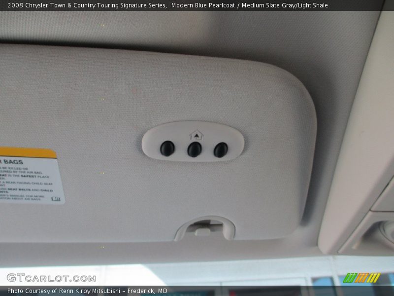 Modern Blue Pearlcoat / Medium Slate Gray/Light Shale 2008 Chrysler Town & Country Touring Signature Series