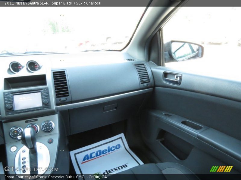 Super Black / SE-R Charcoal 2011 Nissan Sentra SE-R