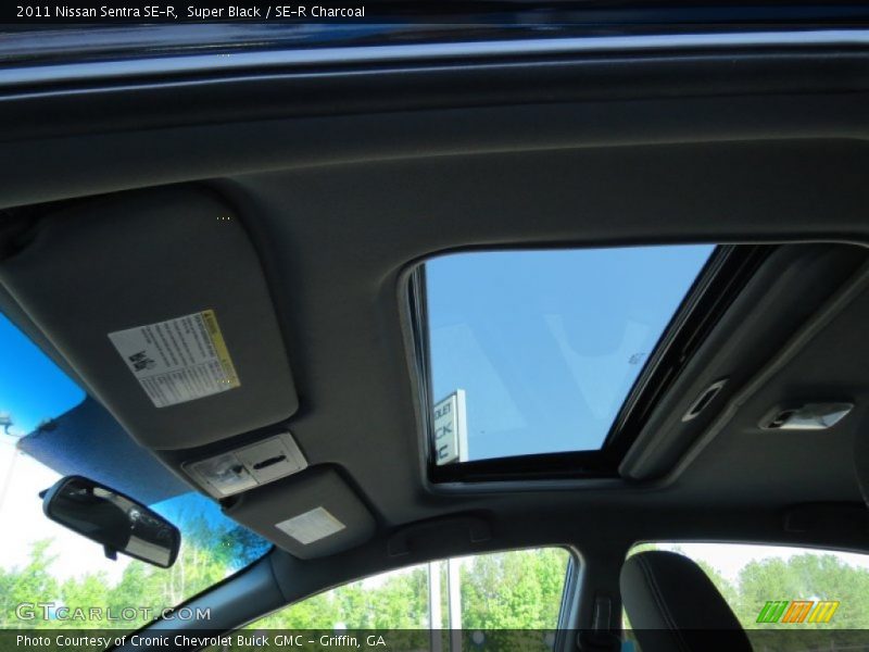 Super Black / SE-R Charcoal 2011 Nissan Sentra SE-R
