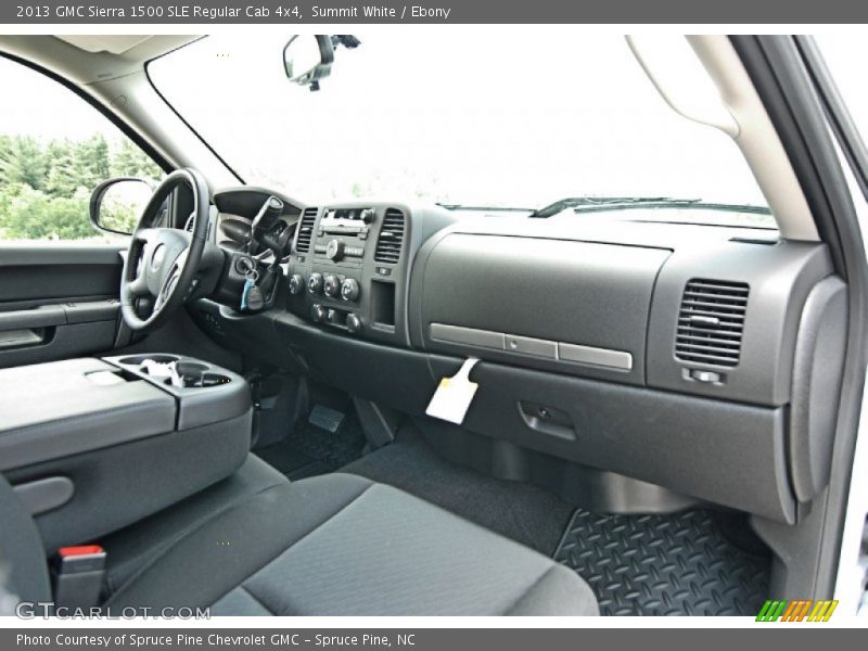 Dashboard of 2013 Sierra 1500 SLE Regular Cab 4x4