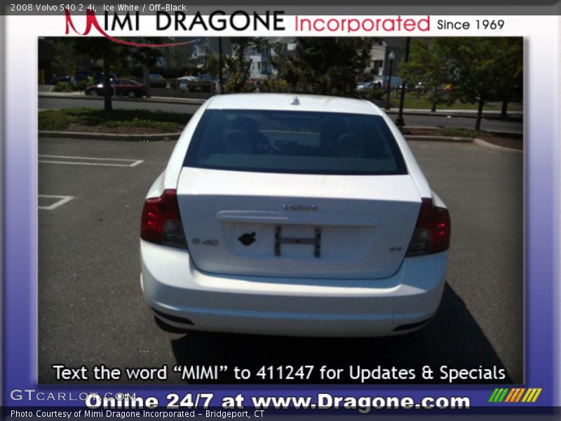 Ice White / Off-Black 2008 Volvo S40 2.4i