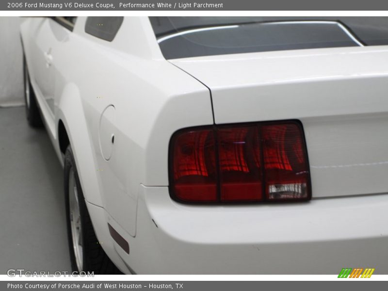 Performance White / Light Parchment 2006 Ford Mustang V6 Deluxe Coupe