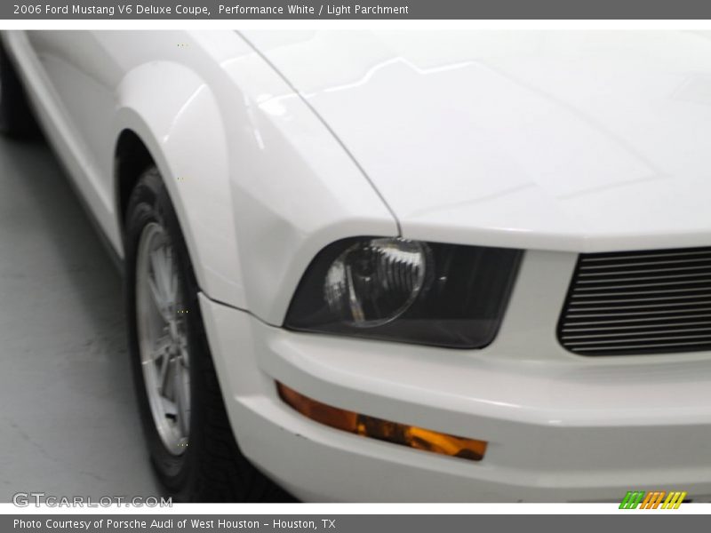 Performance White / Light Parchment 2006 Ford Mustang V6 Deluxe Coupe