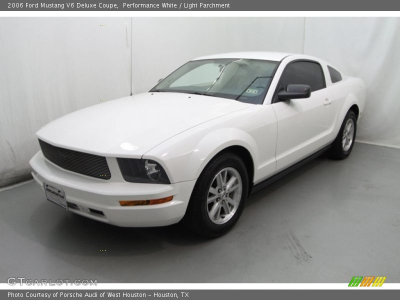 Performance White / Light Parchment 2006 Ford Mustang V6 Deluxe Coupe