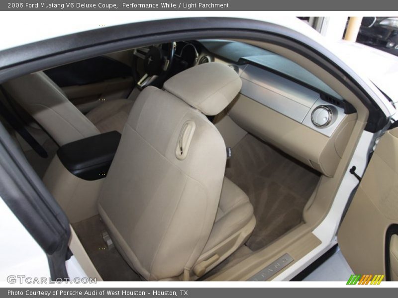 Performance White / Light Parchment 2006 Ford Mustang V6 Deluxe Coupe