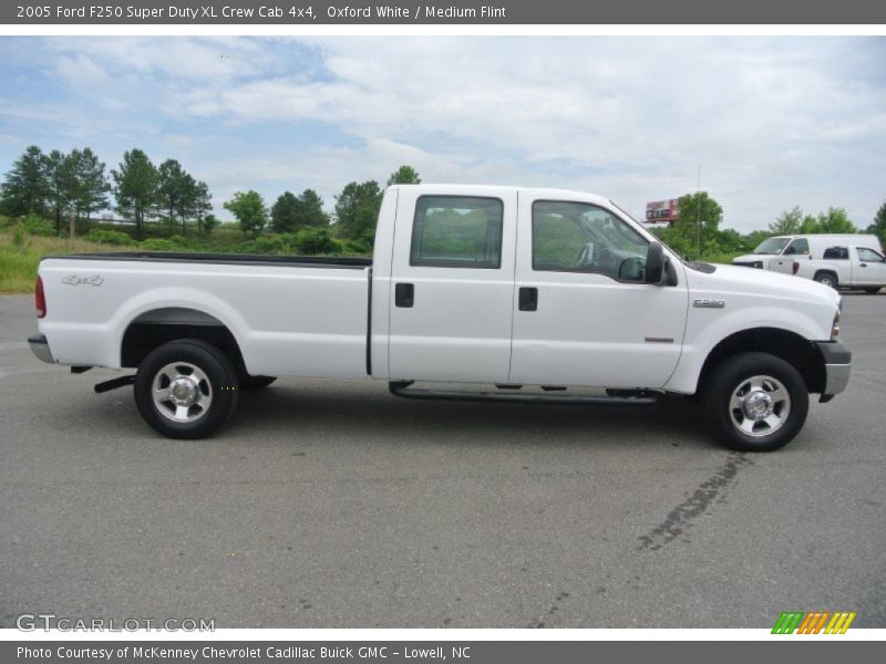 Oxford White / Medium Flint 2005 Ford F250 Super Duty XL Crew Cab 4x4