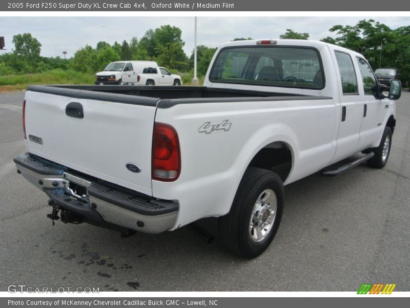 Oxford White / Medium Flint 2005 Ford F250 Super Duty XL Crew Cab 4x4