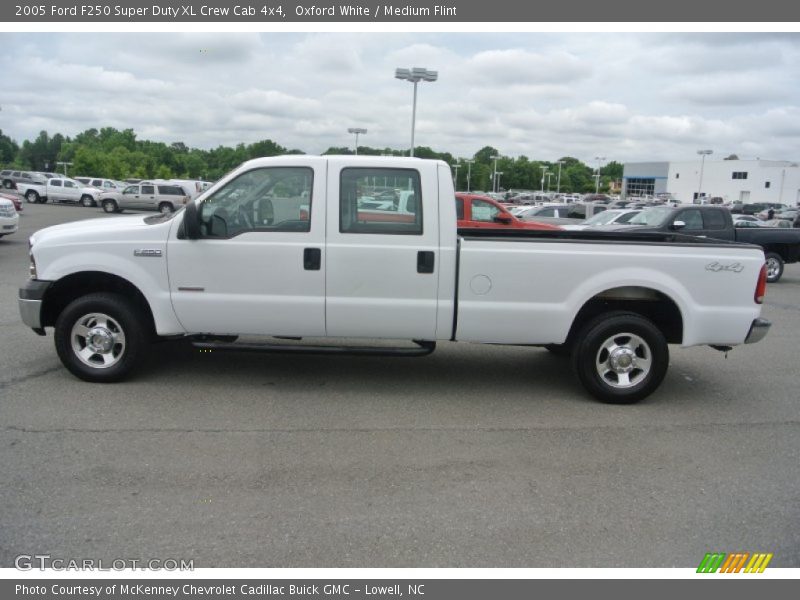 Oxford White / Medium Flint 2005 Ford F250 Super Duty XL Crew Cab 4x4