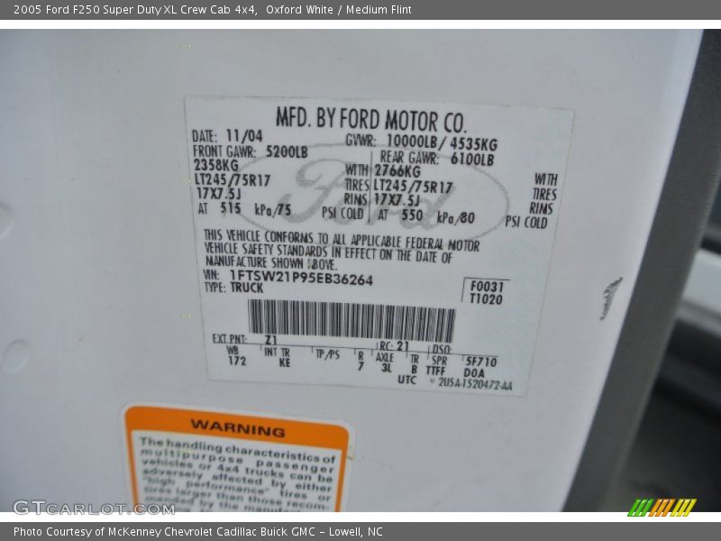 Oxford White / Medium Flint 2005 Ford F250 Super Duty XL Crew Cab 4x4