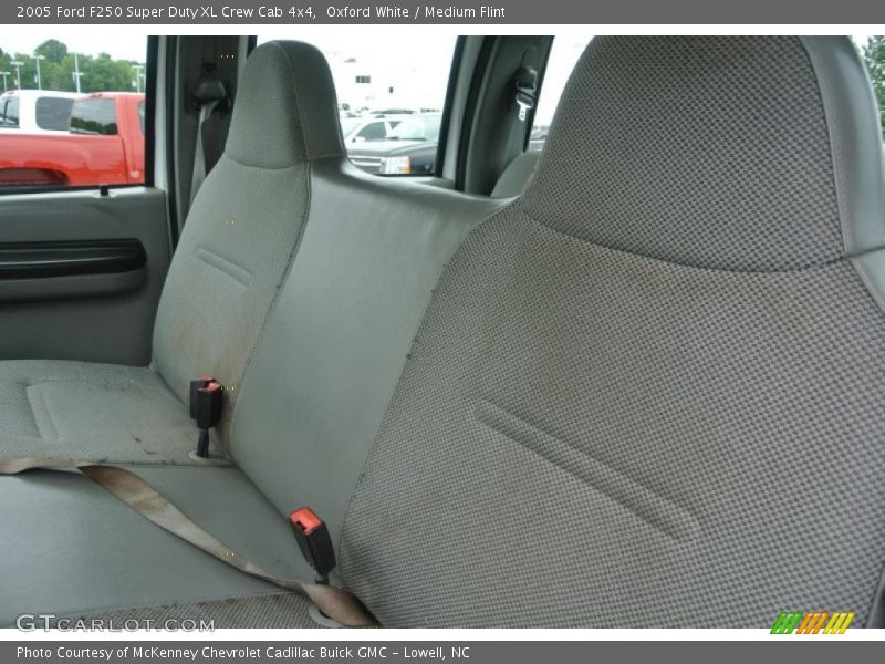 Oxford White / Medium Flint 2005 Ford F250 Super Duty XL Crew Cab 4x4