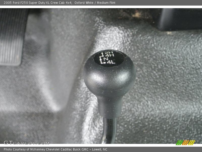Oxford White / Medium Flint 2005 Ford F250 Super Duty XL Crew Cab 4x4