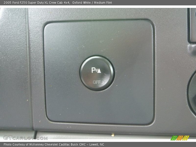 Oxford White / Medium Flint 2005 Ford F250 Super Duty XL Crew Cab 4x4