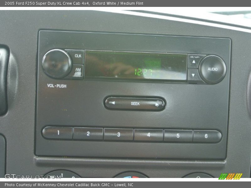 Oxford White / Medium Flint 2005 Ford F250 Super Duty XL Crew Cab 4x4