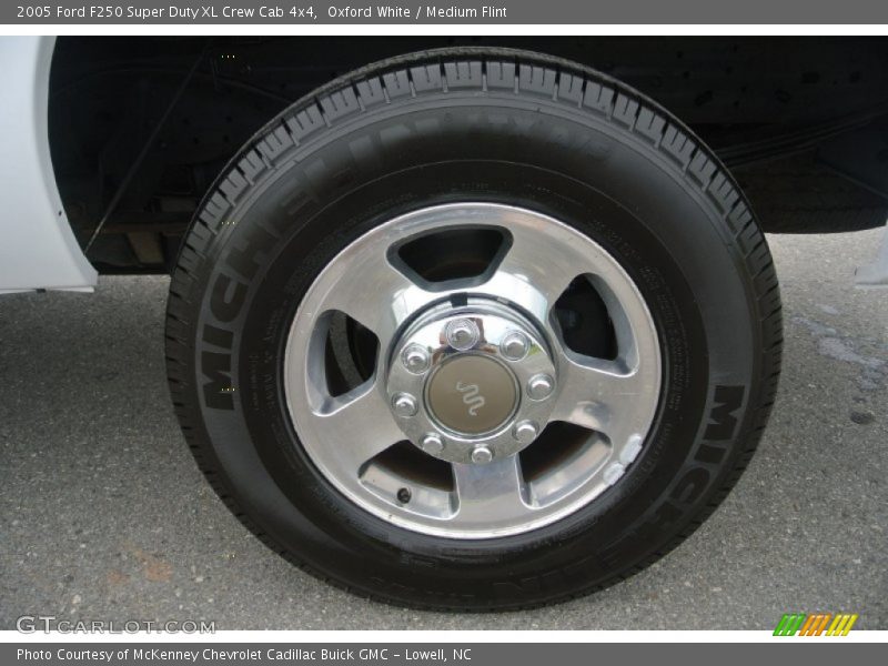 Oxford White / Medium Flint 2005 Ford F250 Super Duty XL Crew Cab 4x4