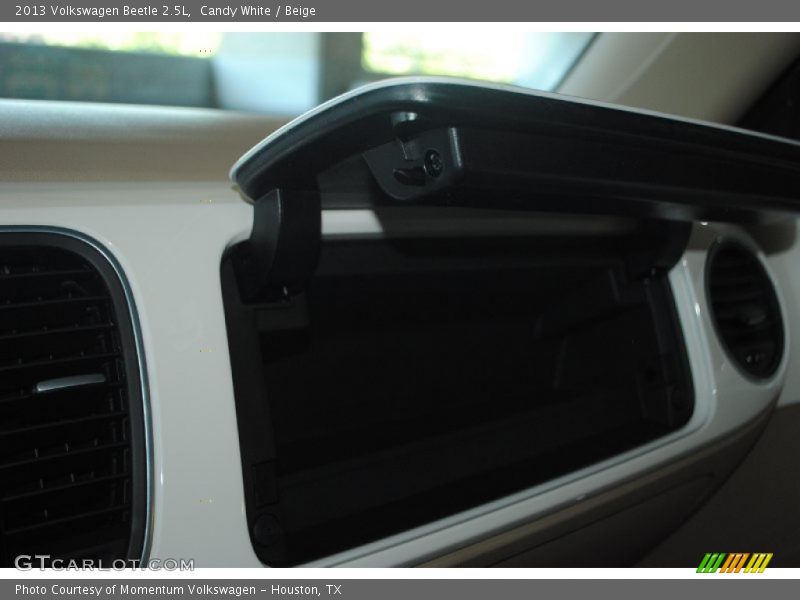 Candy White / Beige 2013 Volkswagen Beetle 2.5L