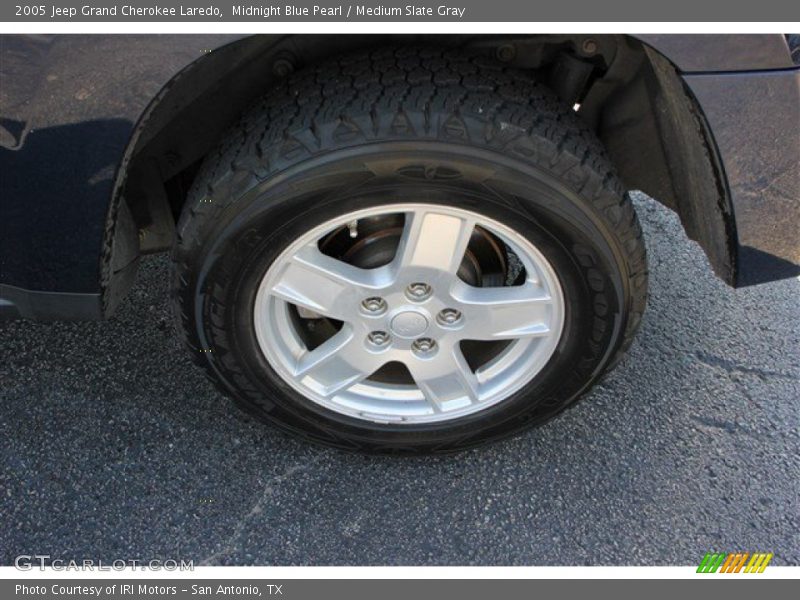 Midnight Blue Pearl / Medium Slate Gray 2005 Jeep Grand Cherokee Laredo