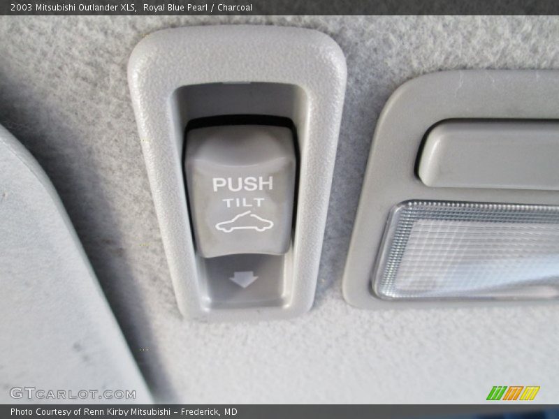 Royal Blue Pearl / Charcoal 2003 Mitsubishi Outlander XLS
