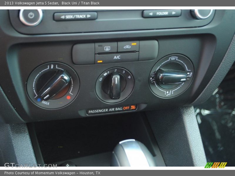 Black Uni / Titan Black 2013 Volkswagen Jetta S Sedan