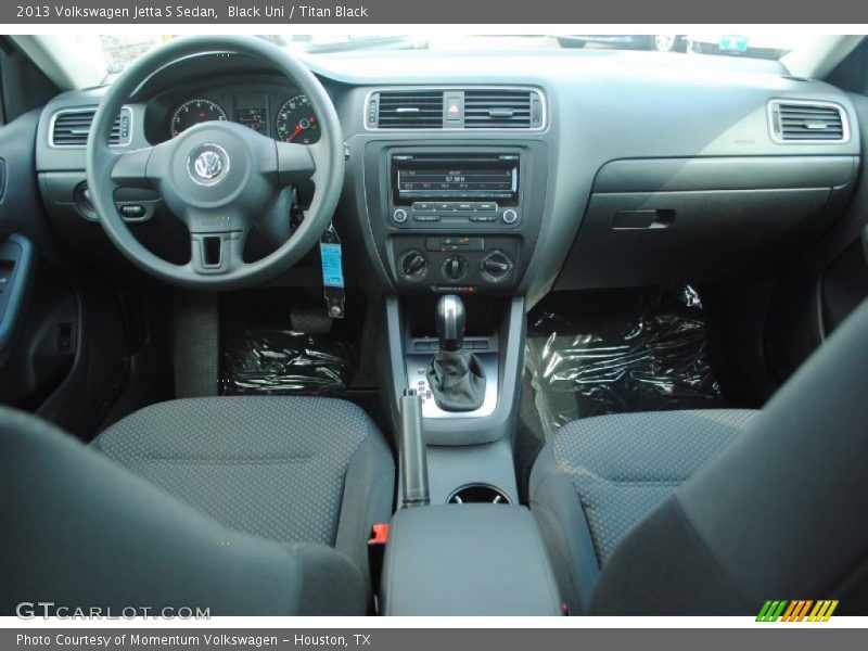 Black Uni / Titan Black 2013 Volkswagen Jetta S Sedan