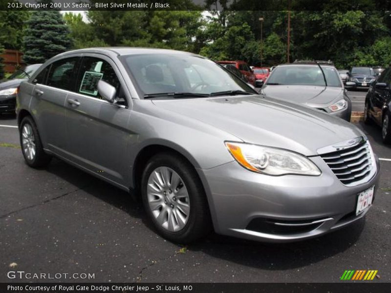 Front 3/4 View of 2013 200 LX Sedan