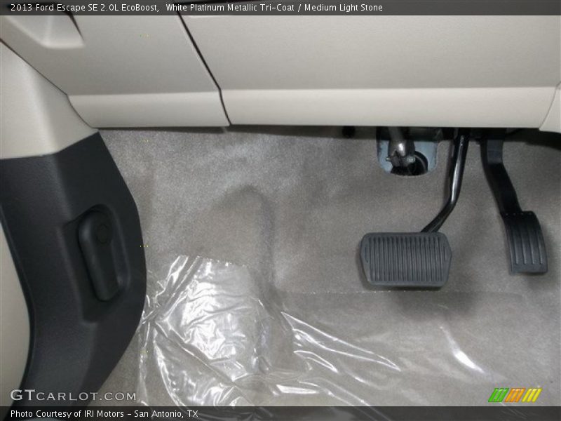 White Platinum Metallic Tri-Coat / Medium Light Stone 2013 Ford Escape SE 2.0L EcoBoost