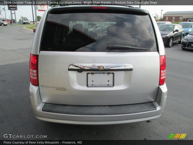 Bright Silver Metallic / Medium Slate Gray/Light Shale 2008 Chrysler Town & Country Touring Signature Series