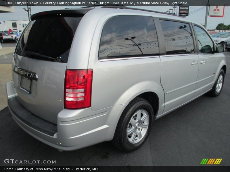 Bright Silver Metallic / Medium Slate Gray/Light Shale 2008 Chrysler Town & Country Touring Signature Series