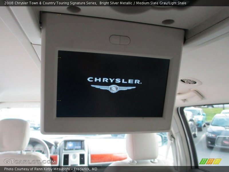 Bright Silver Metallic / Medium Slate Gray/Light Shale 2008 Chrysler Town & Country Touring Signature Series