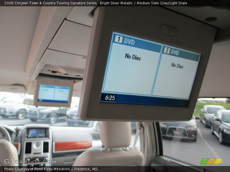 Bright Silver Metallic / Medium Slate Gray/Light Shale 2008 Chrysler Town & Country Touring Signature Series