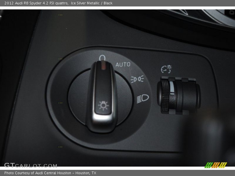 Ice Silver Metallic / Black 2012 Audi R8 Spyder 4.2 FSI quattro
