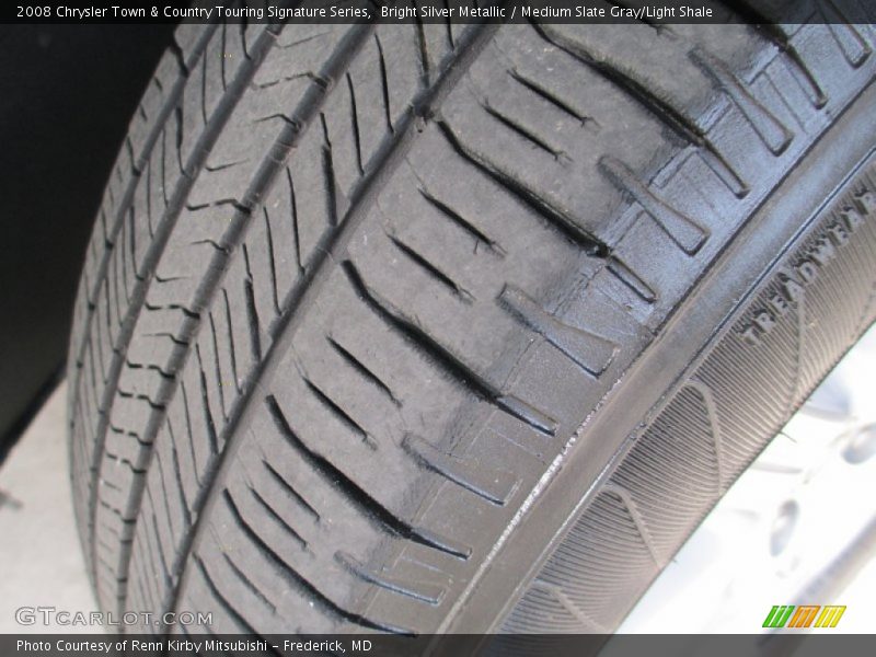 Bright Silver Metallic / Medium Slate Gray/Light Shale 2008 Chrysler Town & Country Touring Signature Series