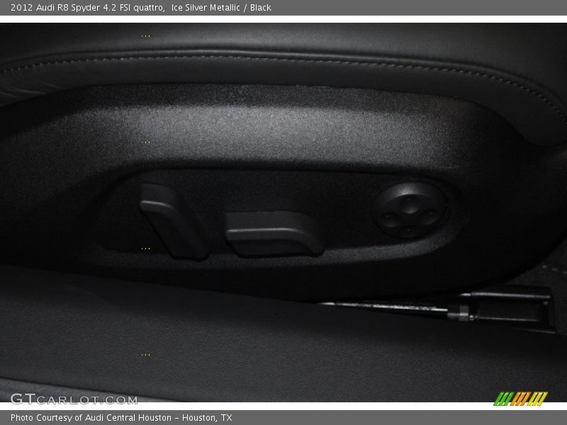 Ice Silver Metallic / Black 2012 Audi R8 Spyder 4.2 FSI quattro