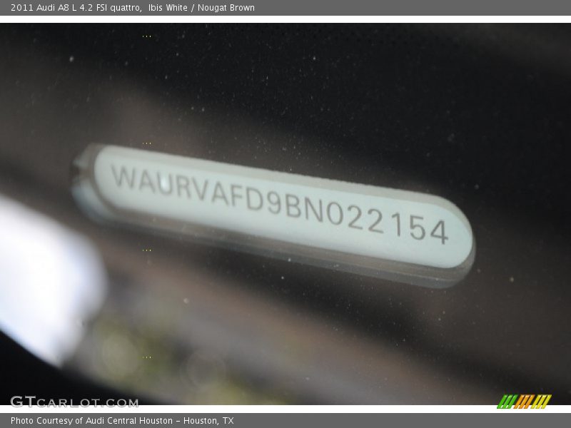 Ibis White / Nougat Brown 2011 Audi A8 L 4.2 FSI quattro