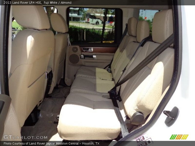 Fuji White / Almond 2013 Land Rover LR4 HSE