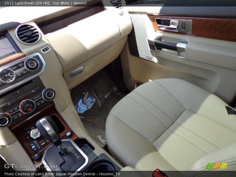 Fuji White / Almond 2013 Land Rover LR4 HSE