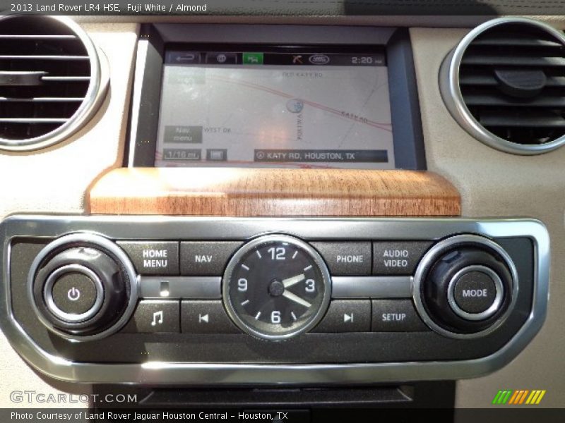 Fuji White / Almond 2013 Land Rover LR4 HSE