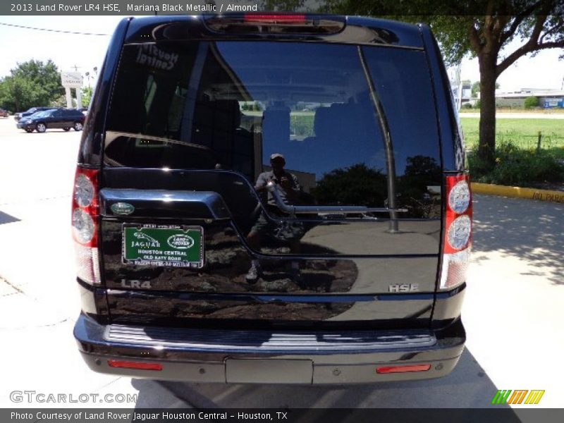Mariana Black Metallic / Almond 2013 Land Rover LR4 HSE
