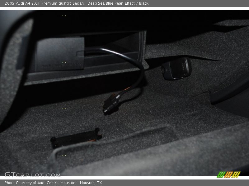 Deep Sea Blue Pearl Effect / Black 2009 Audi A4 2.0T Premium quattro Sedan