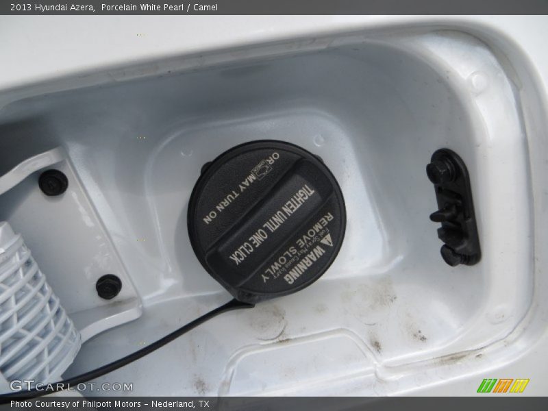 Porcelain White Pearl / Camel 2013 Hyundai Azera