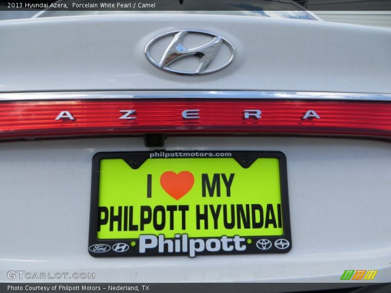 Porcelain White Pearl / Camel 2013 Hyundai Azera