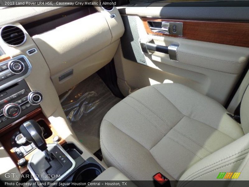Causeway Grey Metallic / Almond 2013 Land Rover LR4 HSE