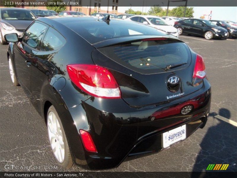 Ultra Black / Black 2013 Hyundai Veloster
